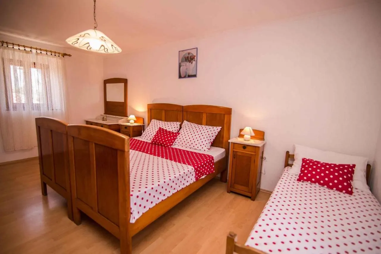Apartments In Veli Losinj 14929