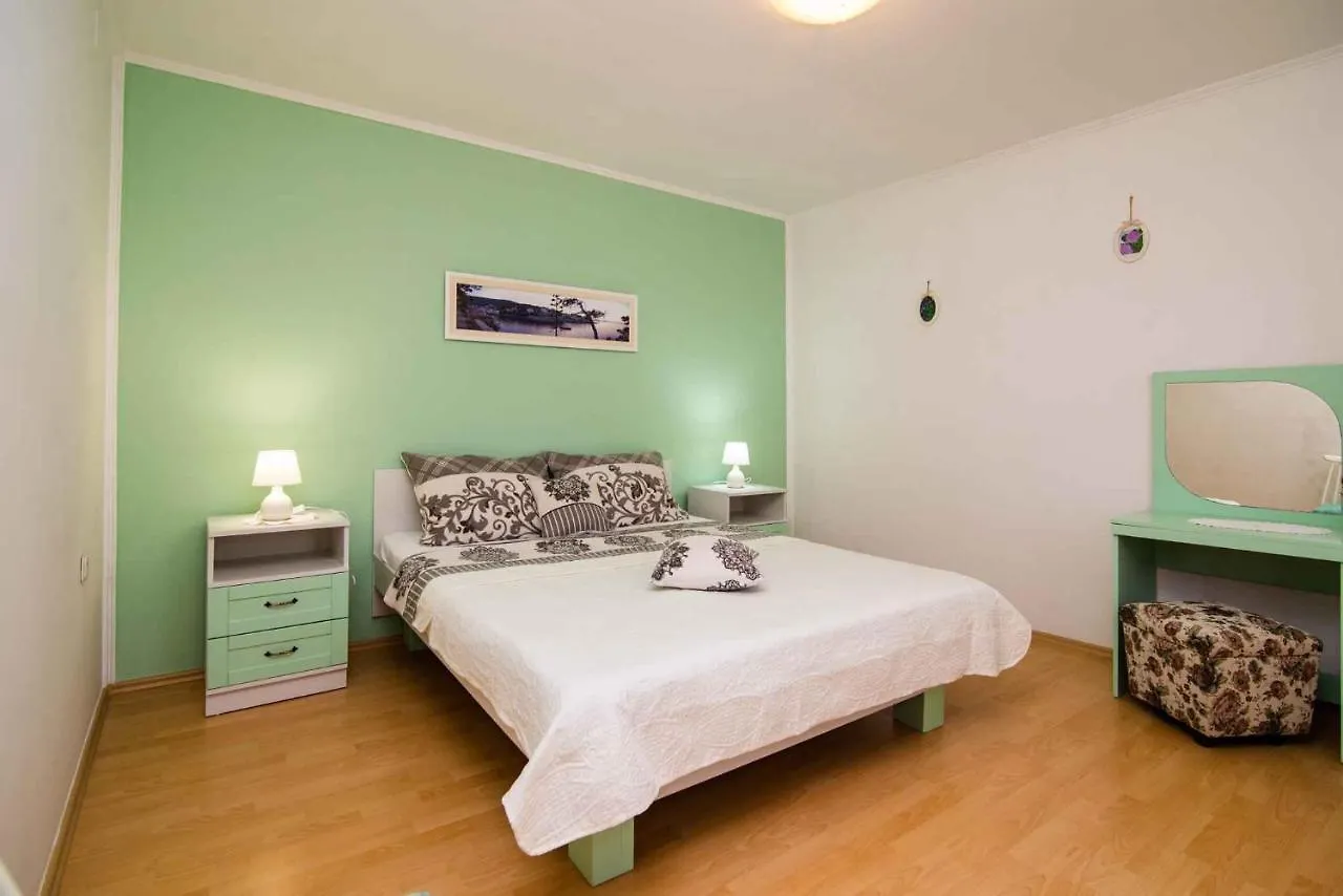 Apartments In Veli Losinj 14929